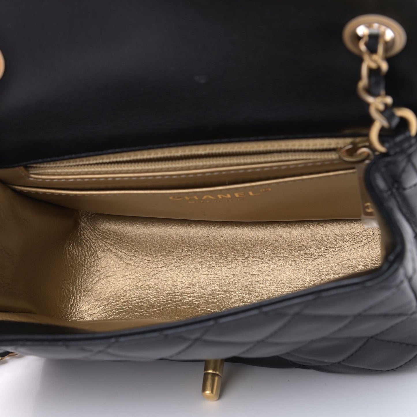 Lambskin Quilted Mini Pearl Crush Flap Black