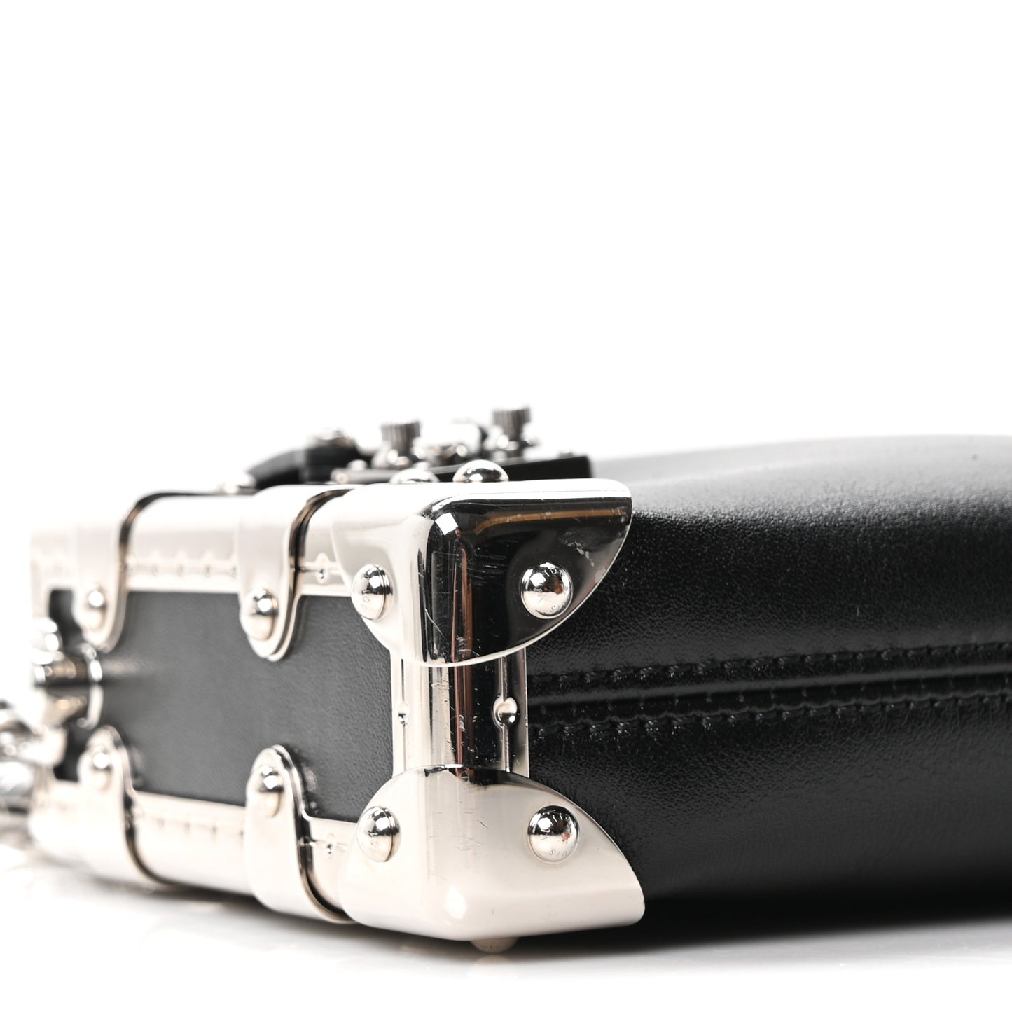Calfskin Slim Trunk Black
