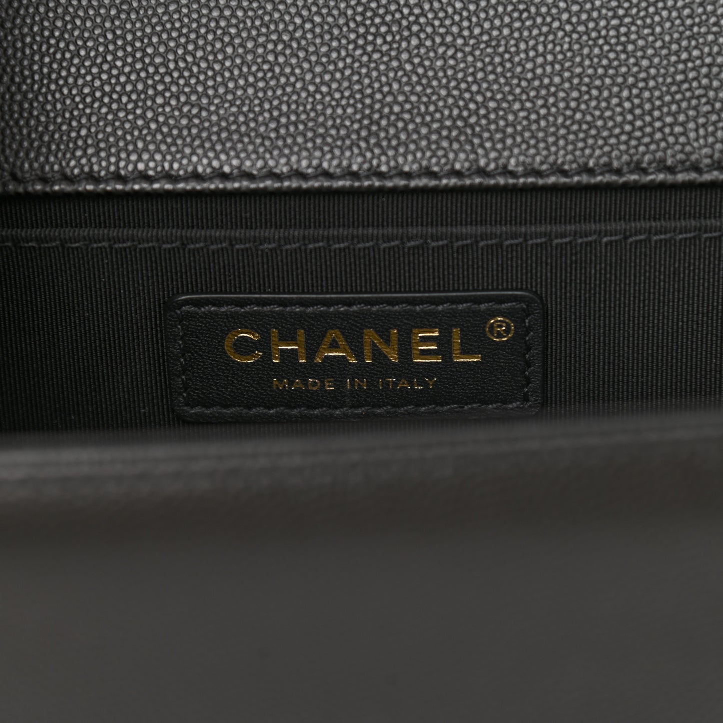 Caviar Quilted Medium Boy Flap Black