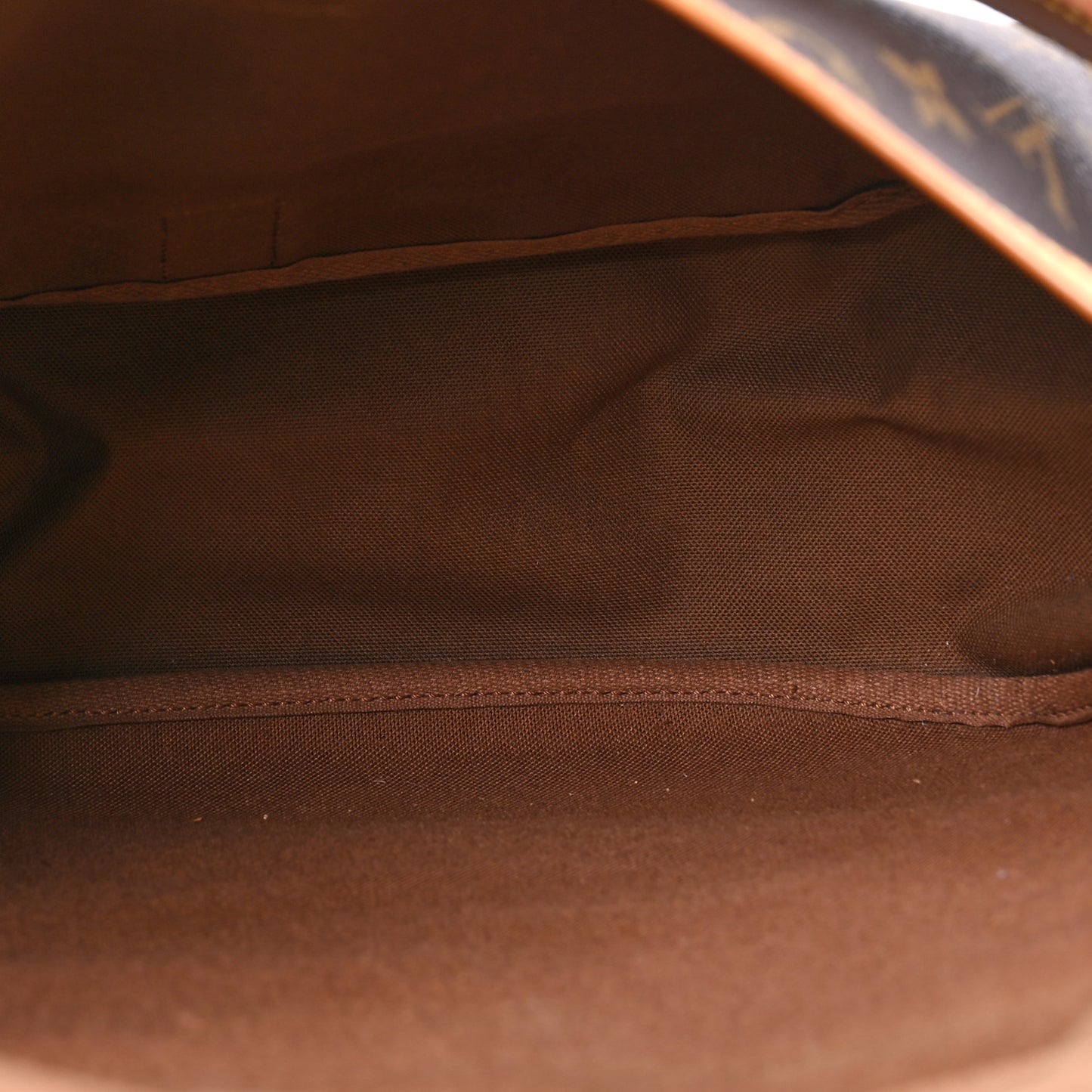 Monogram Saumur 35