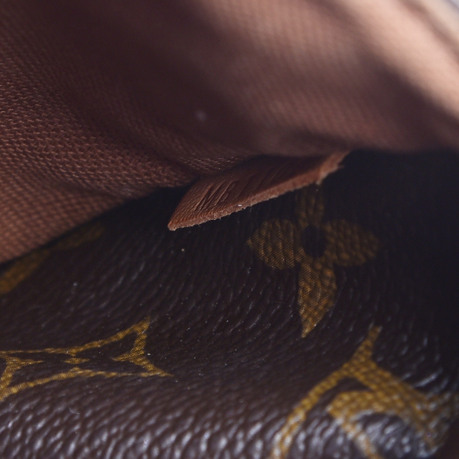 Louis Vuitton Monogram Totally MM 7 of 10