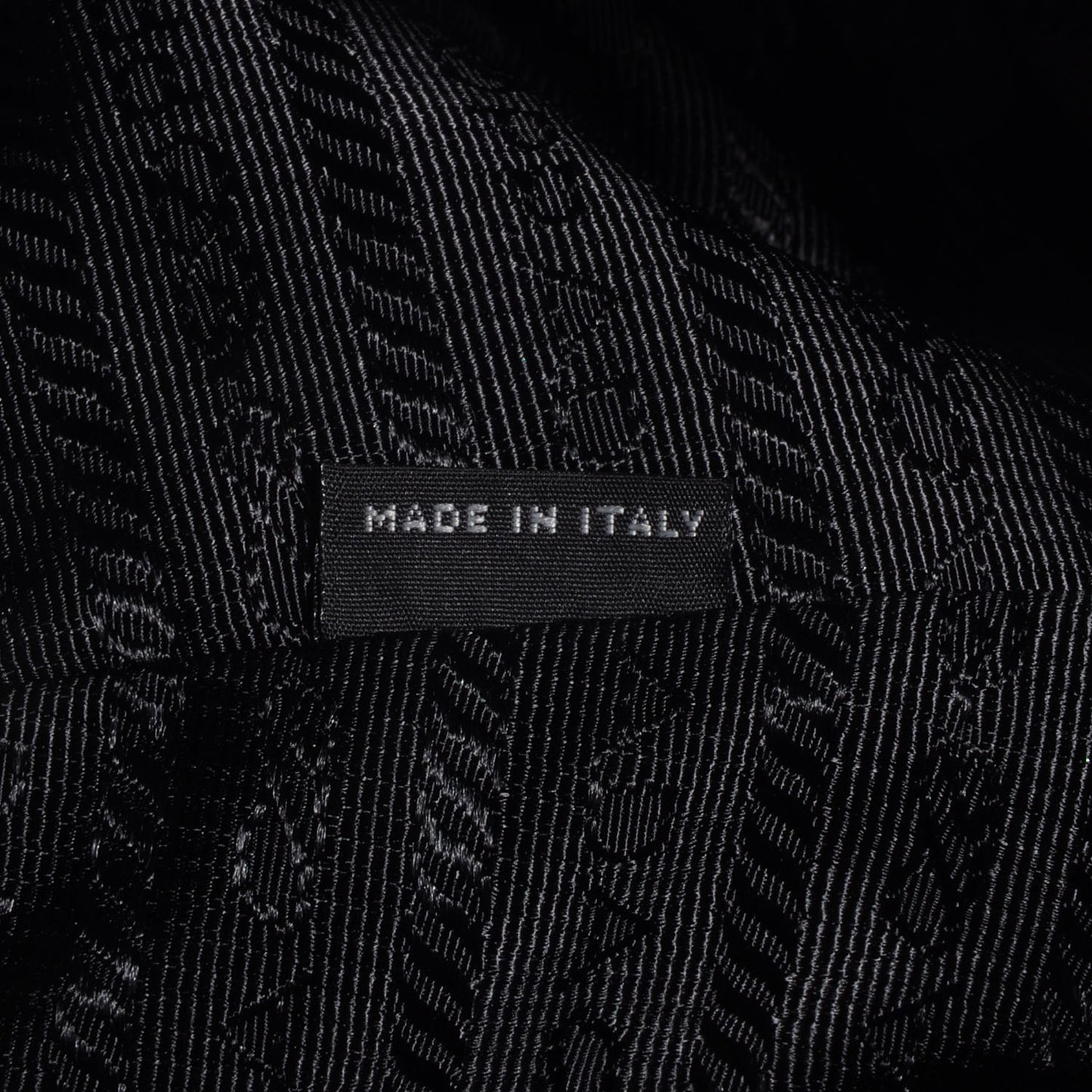 Vitello Daino Medium Tote Nero Black