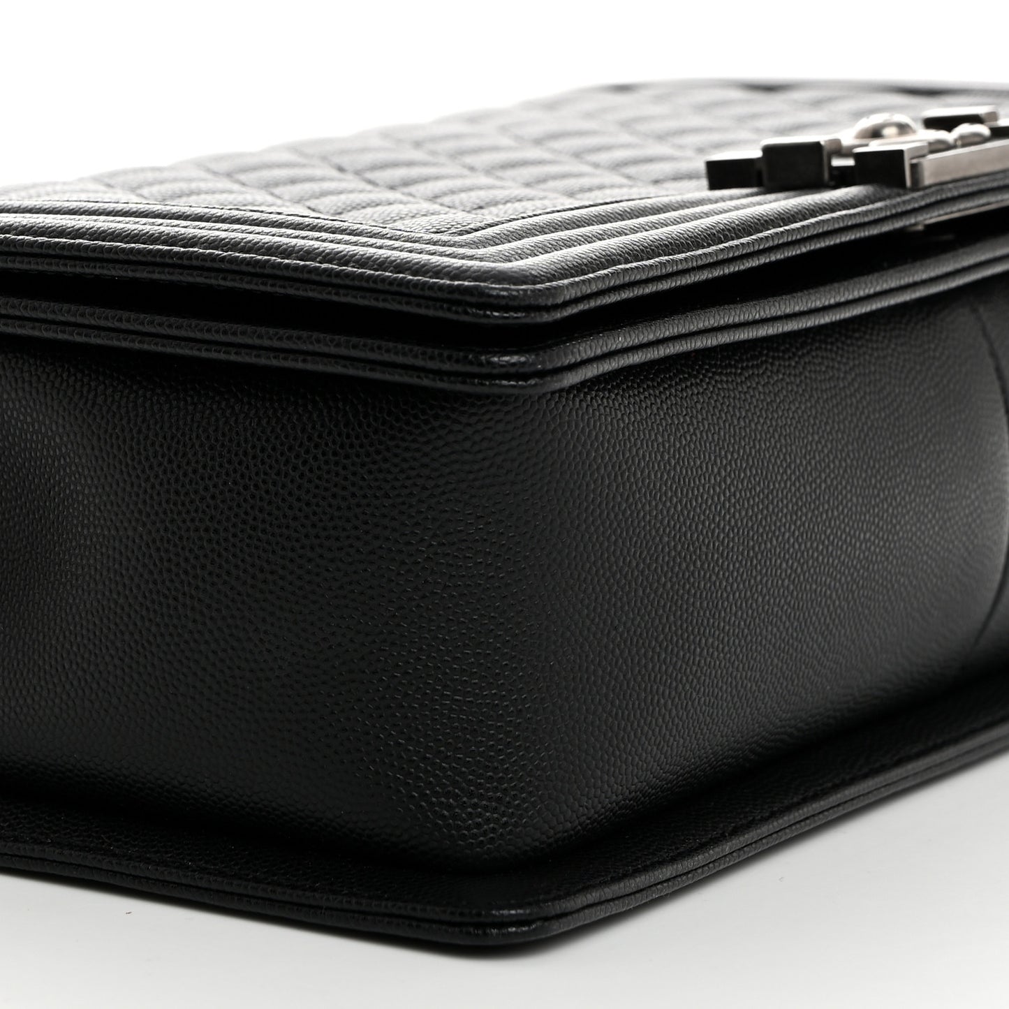 Caviar Quilted New Medium Boy Flap Black