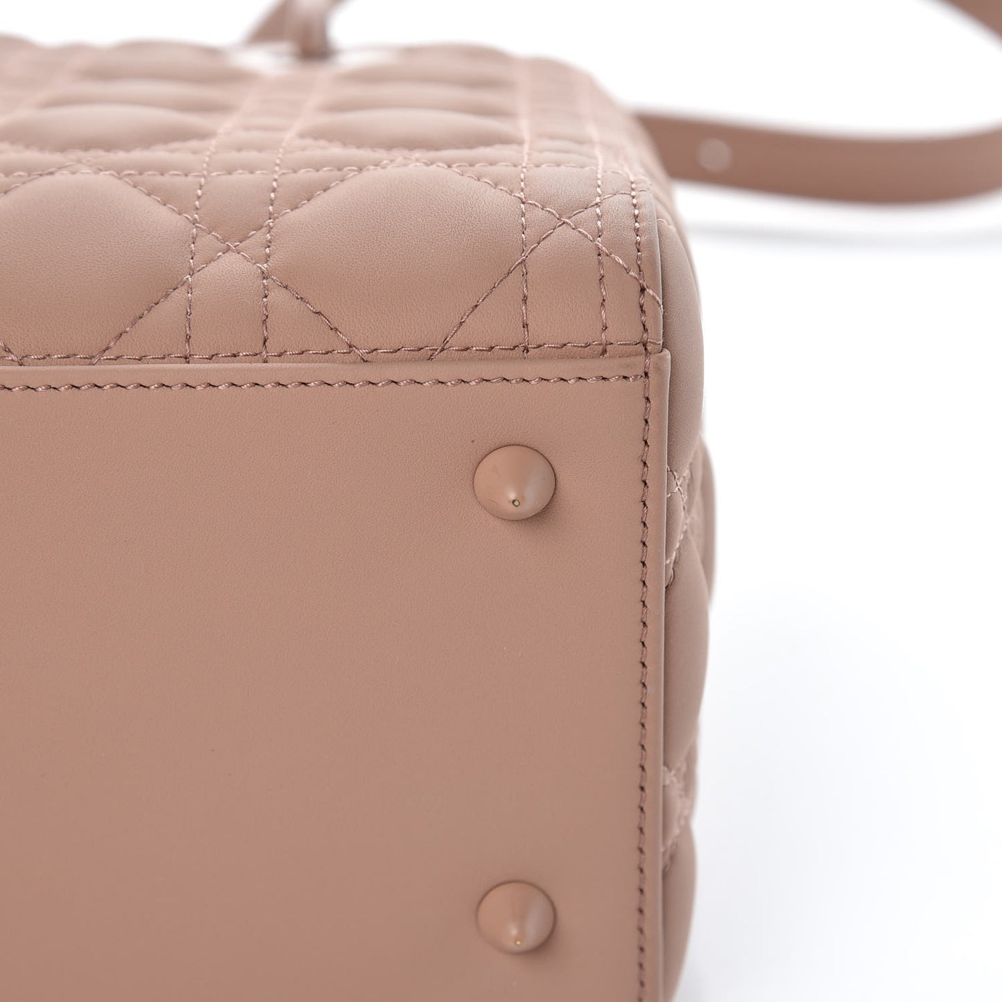 Ultra Matte Calfskin Cannage Medium Lady Dior Beige