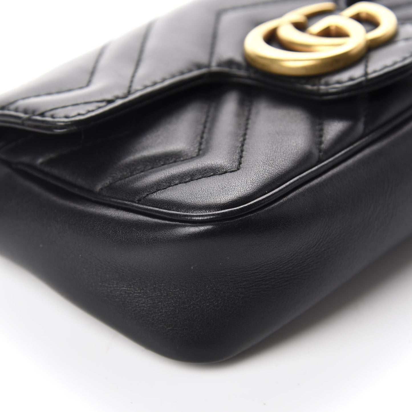 Calfskin Matelasse Super Mini GG Marmont Shoulder Bag Black