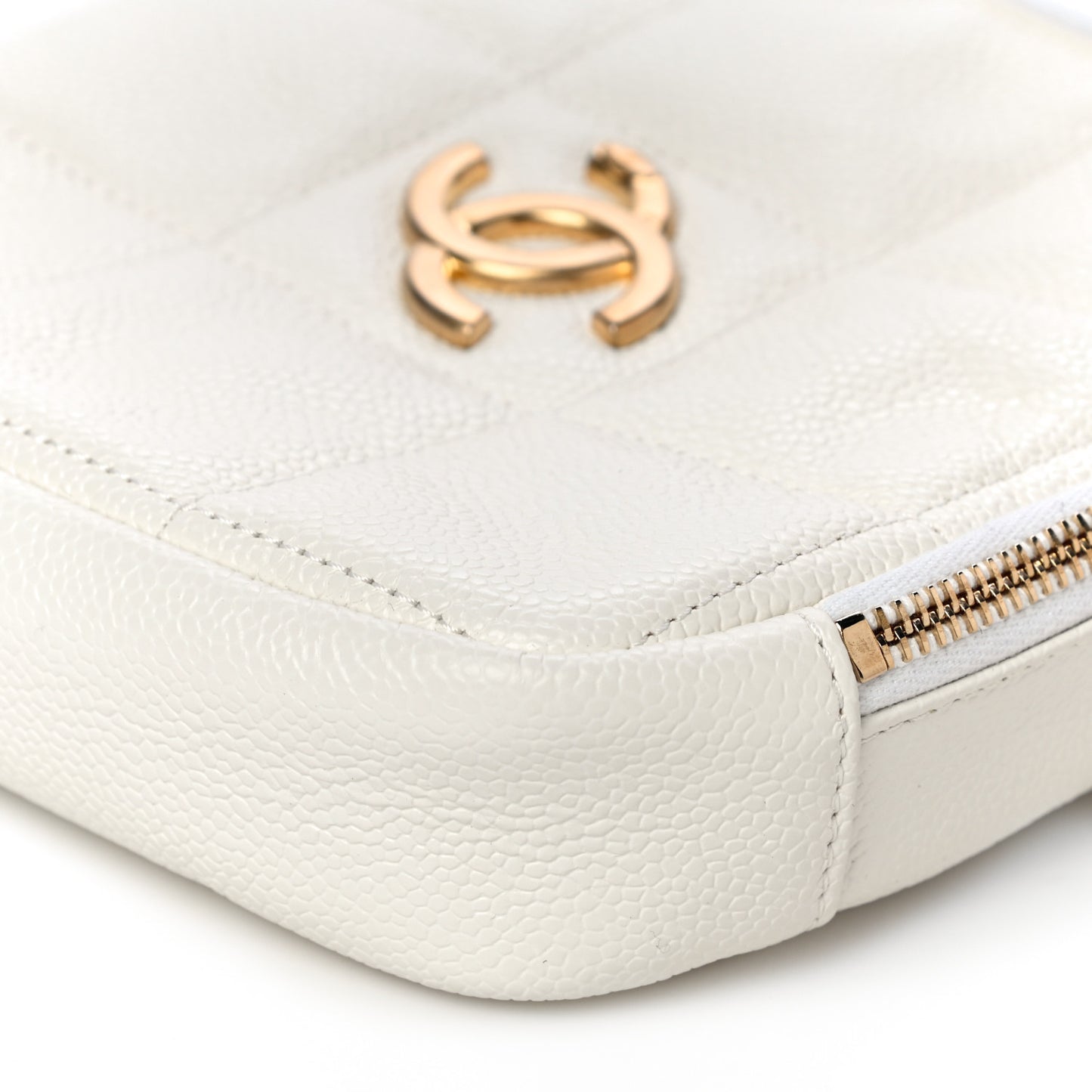 Caviar Quilted Diamond Clutch With Chain White