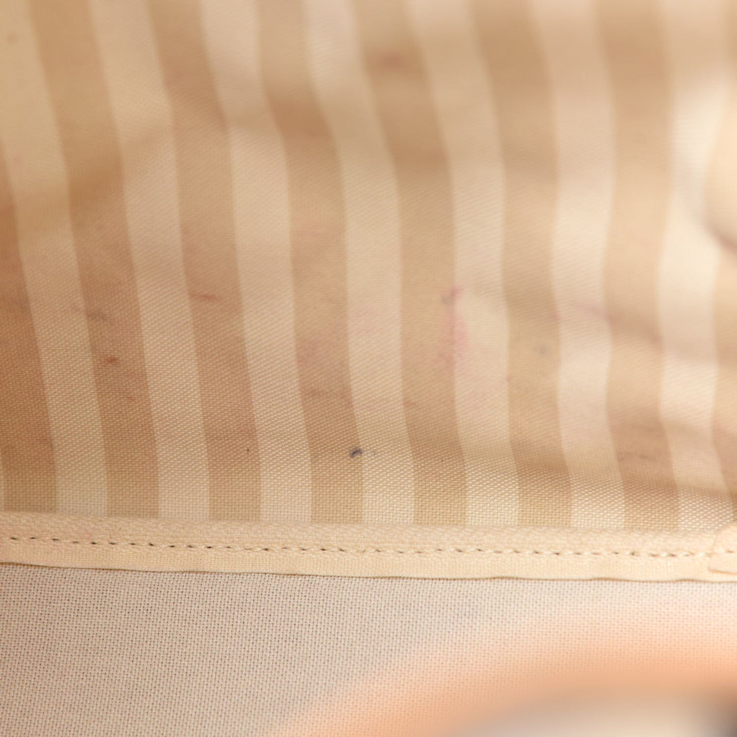 Monogram Rayures Petit Noe