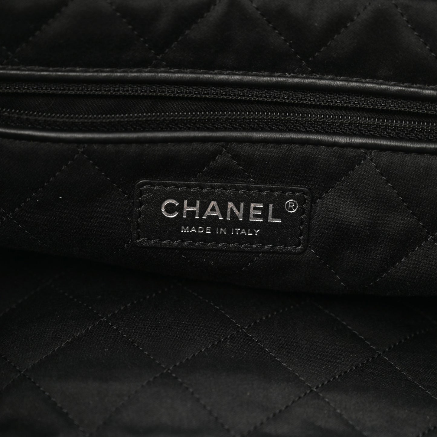 Shiny Calfskin Quilted Small Chanel 22 So Black