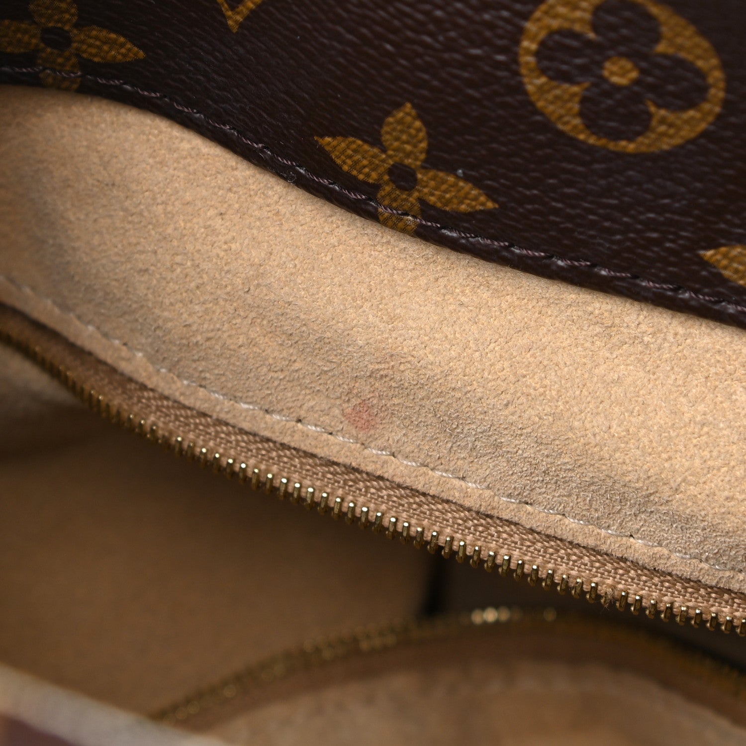 Louis Vuitton Monogram Artsy MM 7 of 13