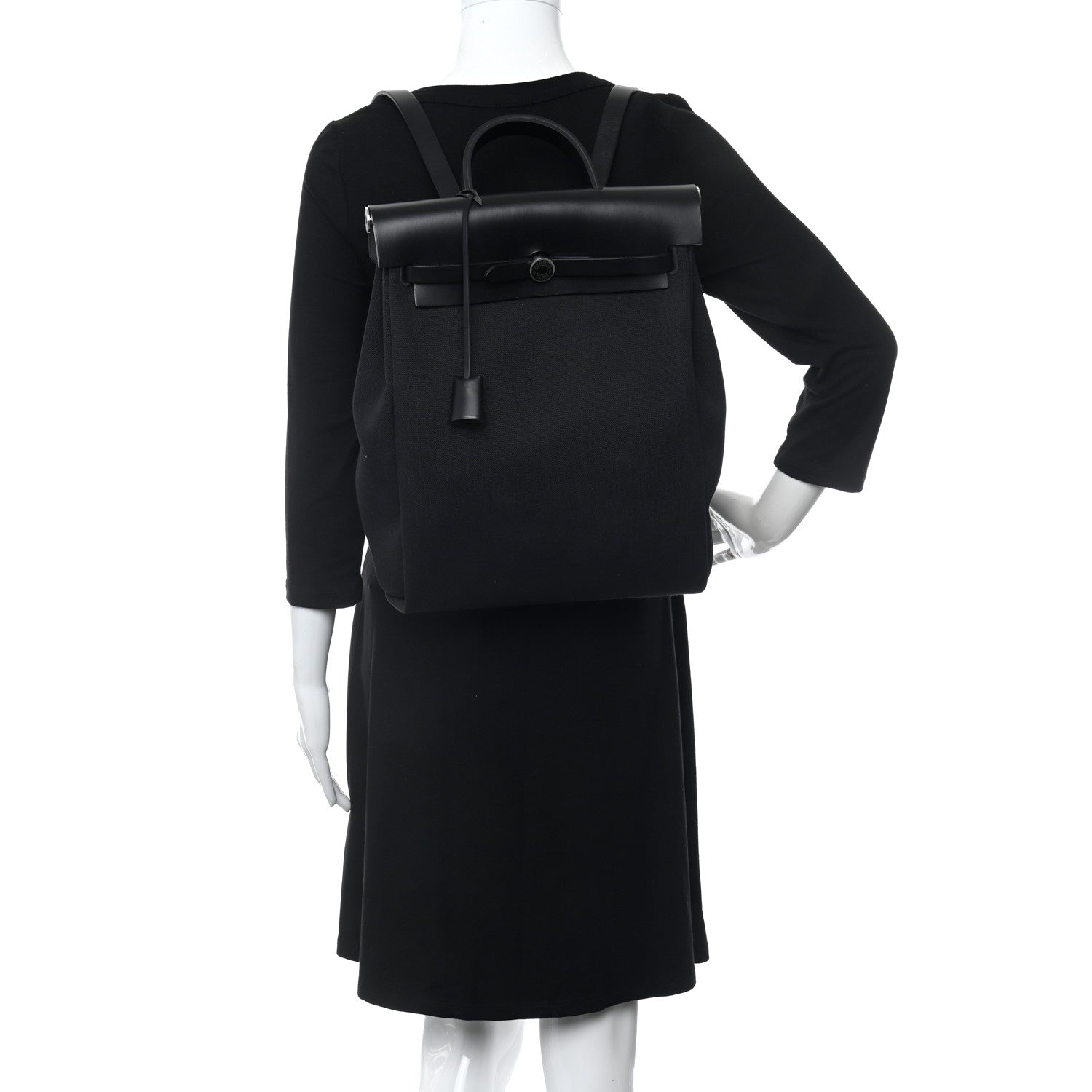 Hermes Toile Militaire Vache Hunter Laque Herbag a Dos Zip Retourne Backpack Black 2 of 11