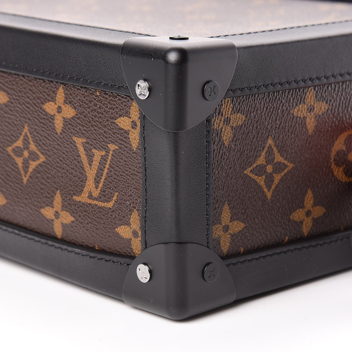 Monogram Solar Ray Soft Trunk