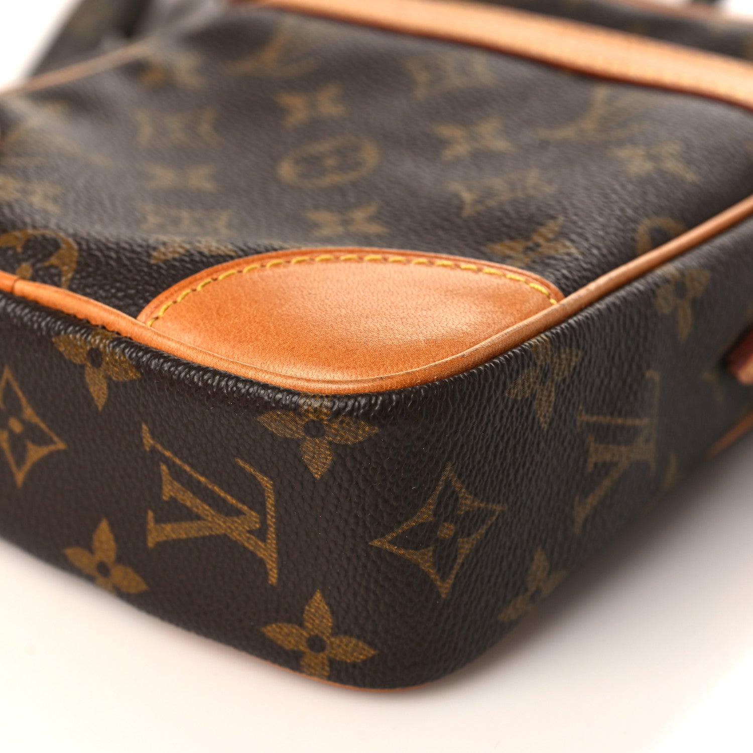 Louis Vuitton Monogram Danube 21 7 of 8