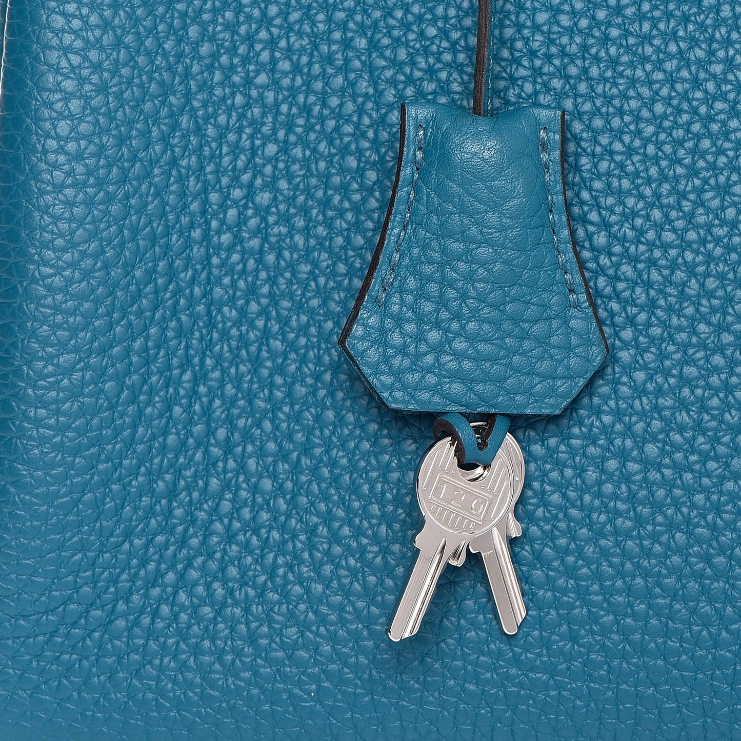 Togo Kelly Retourne 32 Bleu Izmir