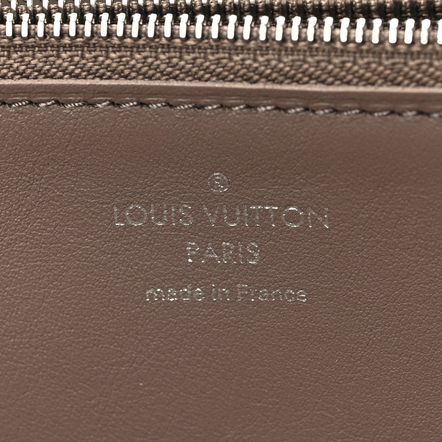 Louis Vuitton Veau Cachemire Comete Wallet Magnolia 6 of 6
