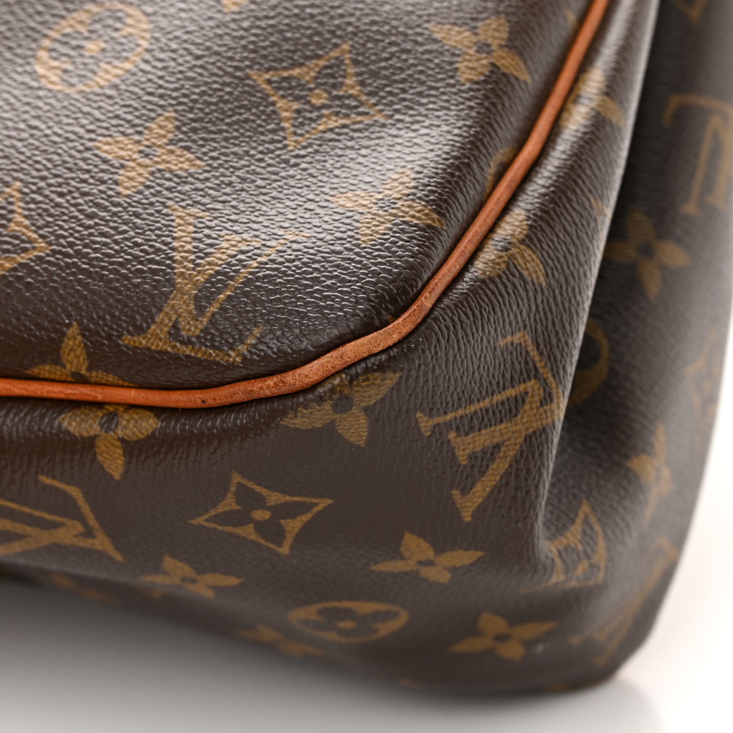 Louis Vuitton Monogram Batignolles Horizontal 11 of 17