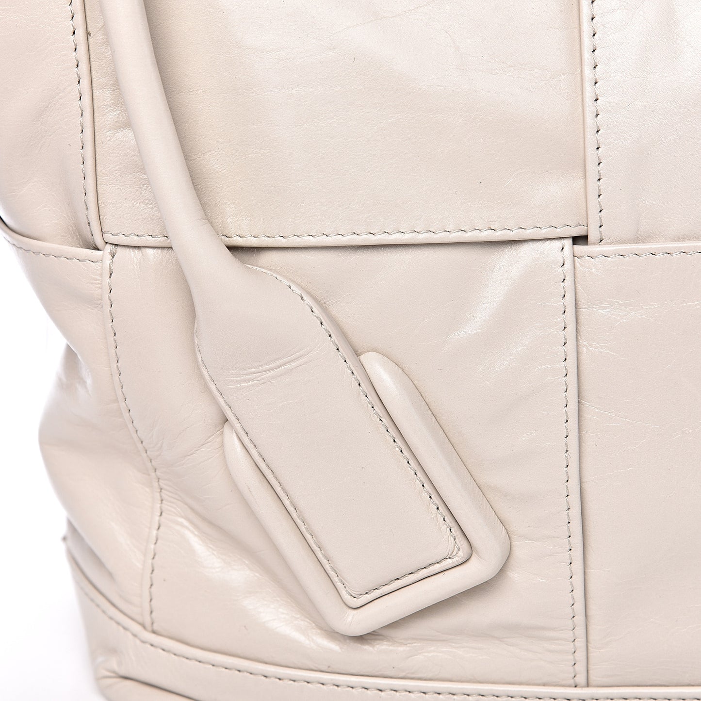 Paper Calfskin Maxi Intrecciato Medium Arco Slouch Plaster