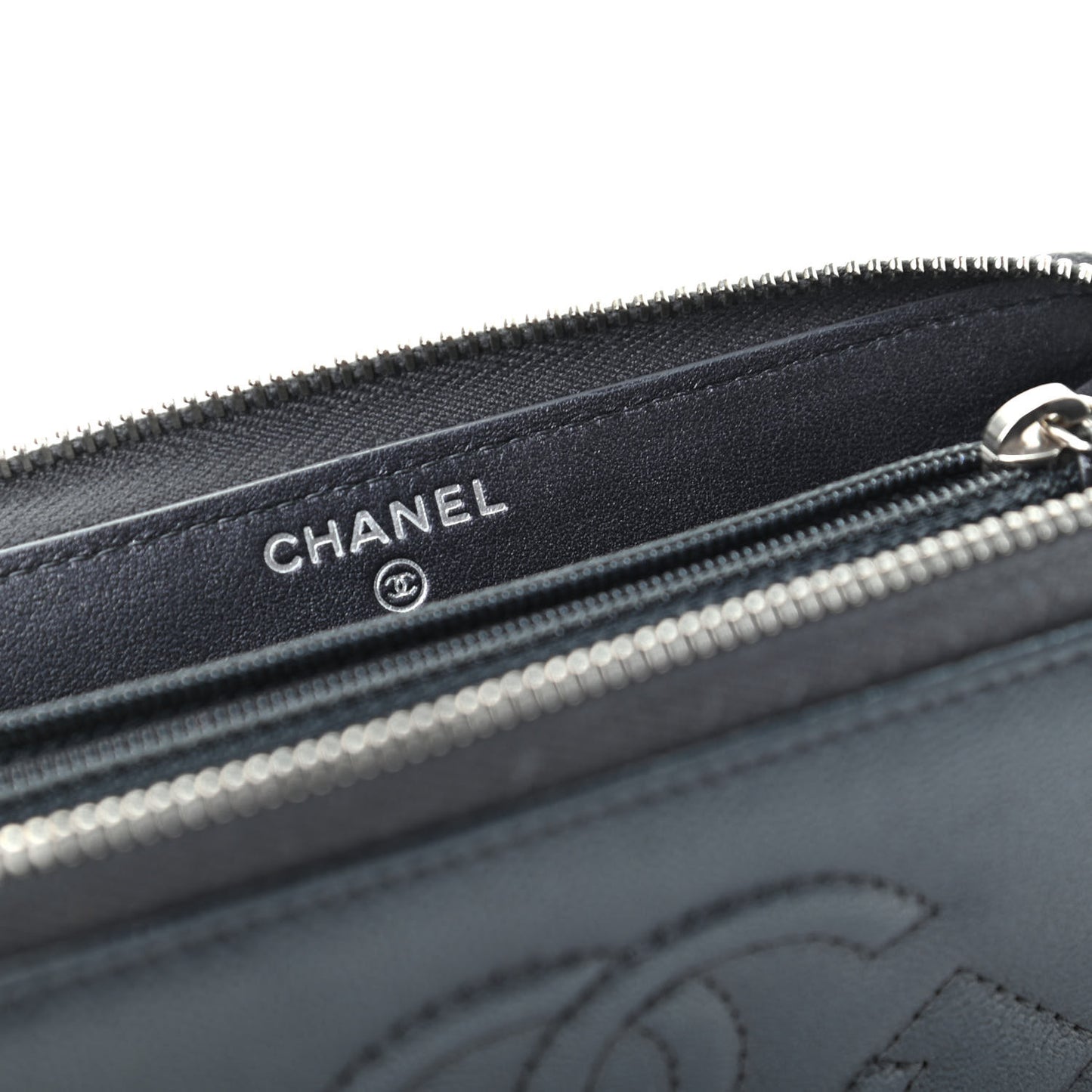 Metallic Caviar Quilted Medium Maxi CC Zip Around Wallet Black