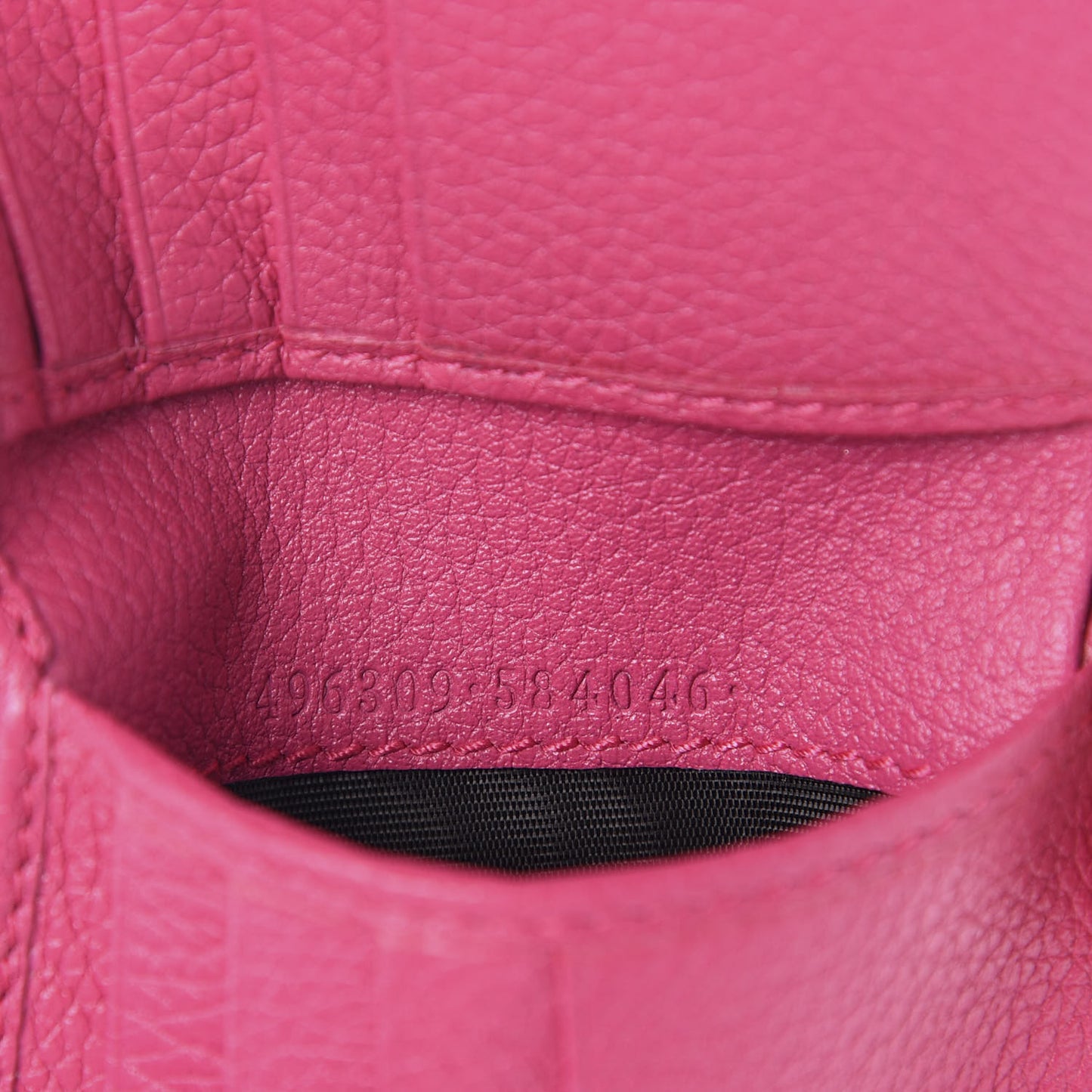 Grained Calfskin Logo Bi-Fold Wallet Box Pink Green