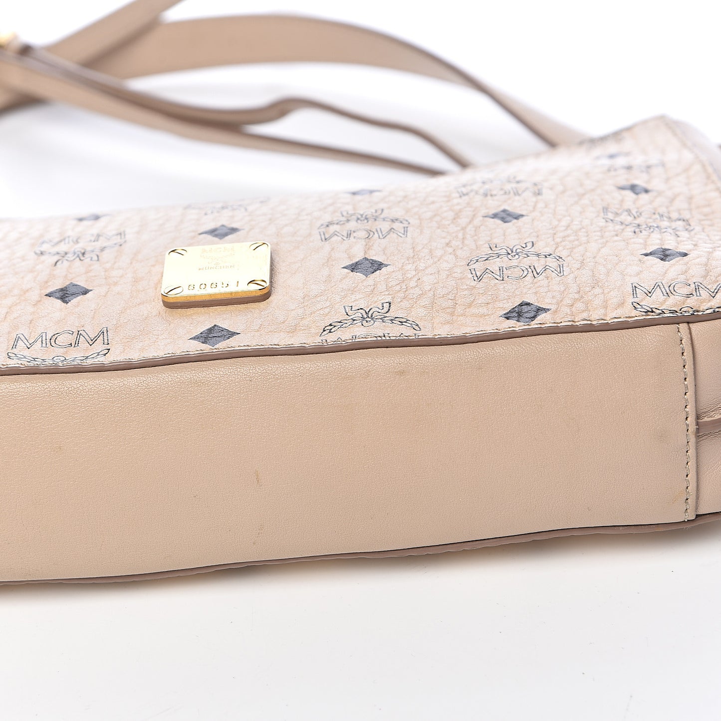 Visetos Medium Essential Shoulder Bag Beige