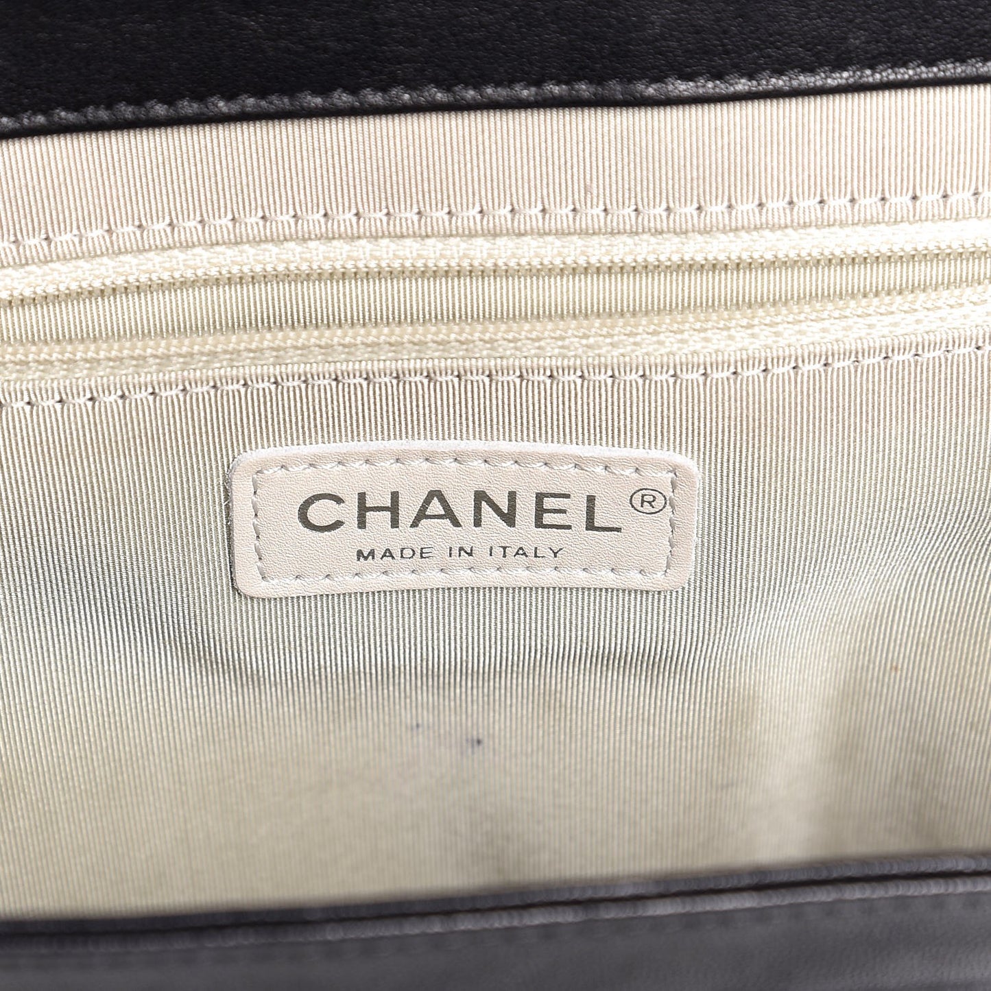 Washed Lambskin Quilted Medium Chain Around Messenger Black