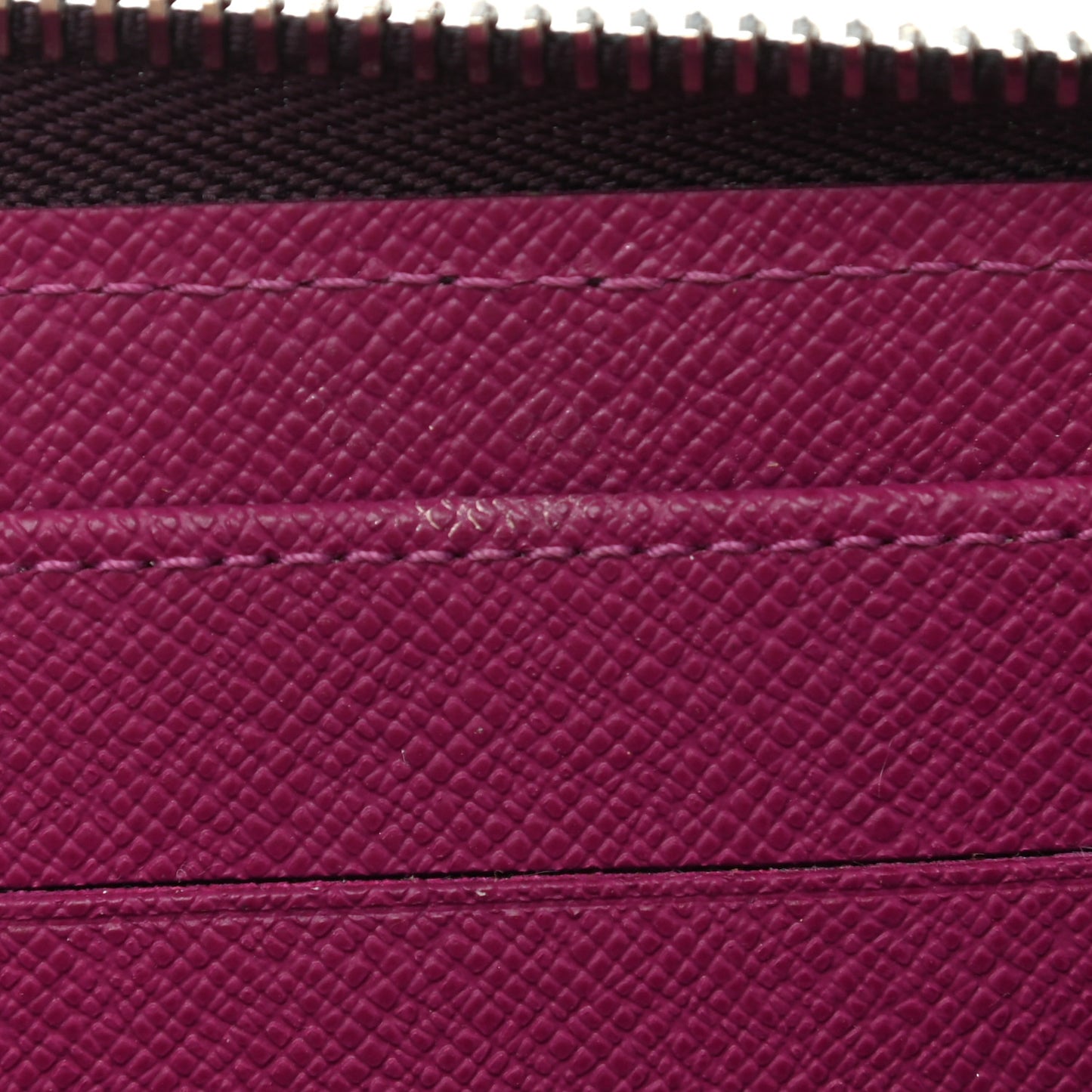 Epi Zippy Organizer Wallet Cassis