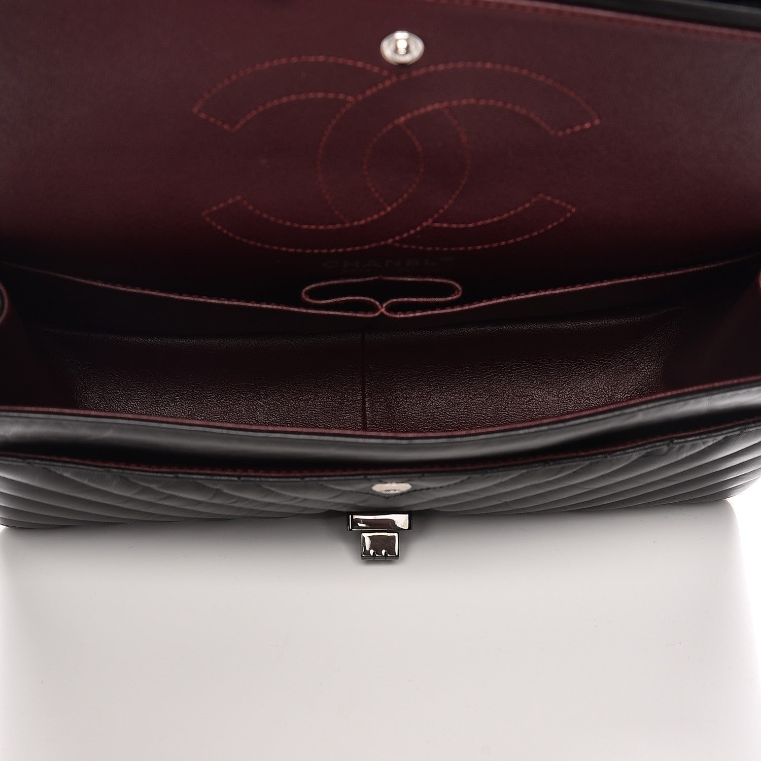 Chanel Aged Calfskin Chevron 2.55 Reissue 226 So Black 5 of 8