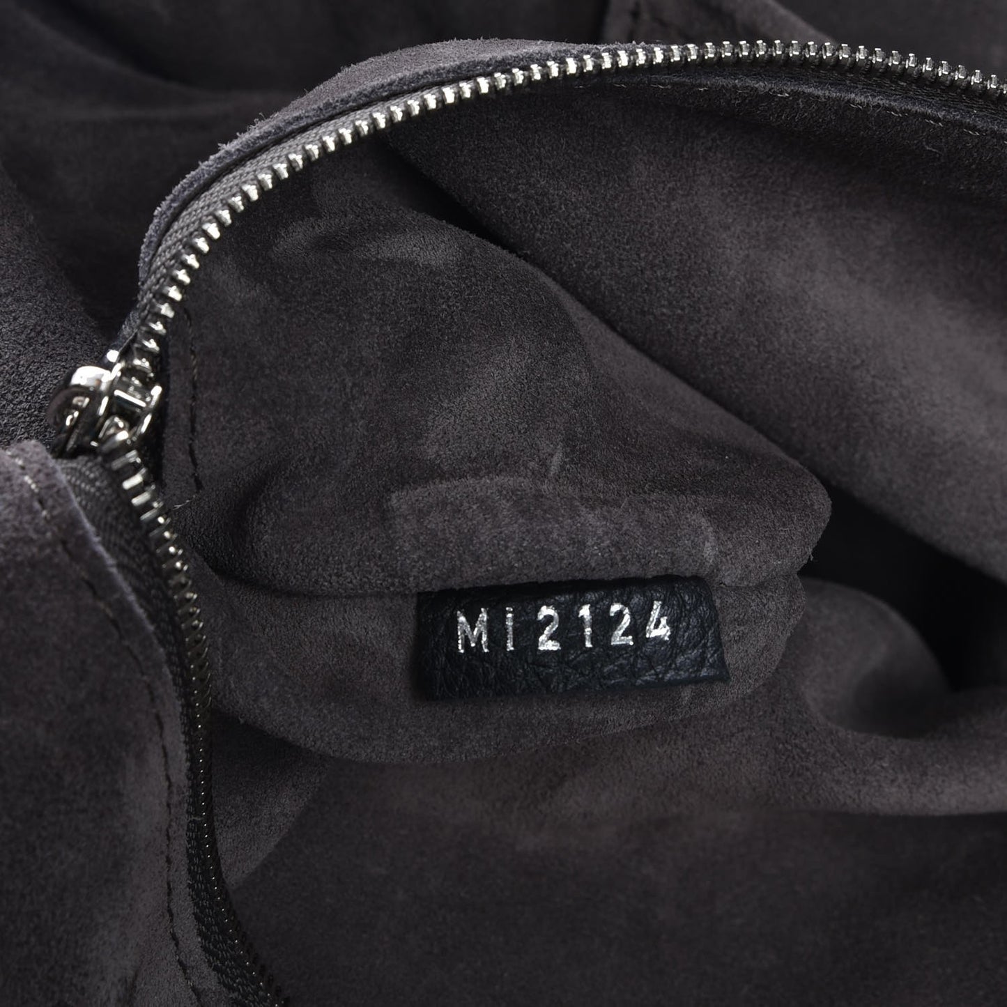 Veau Cachemire Soft Lockit MM Black