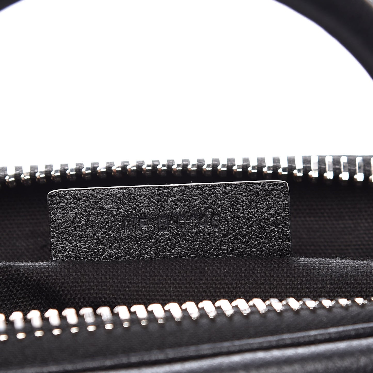 Sugar Goatskin Medium Antigona Black