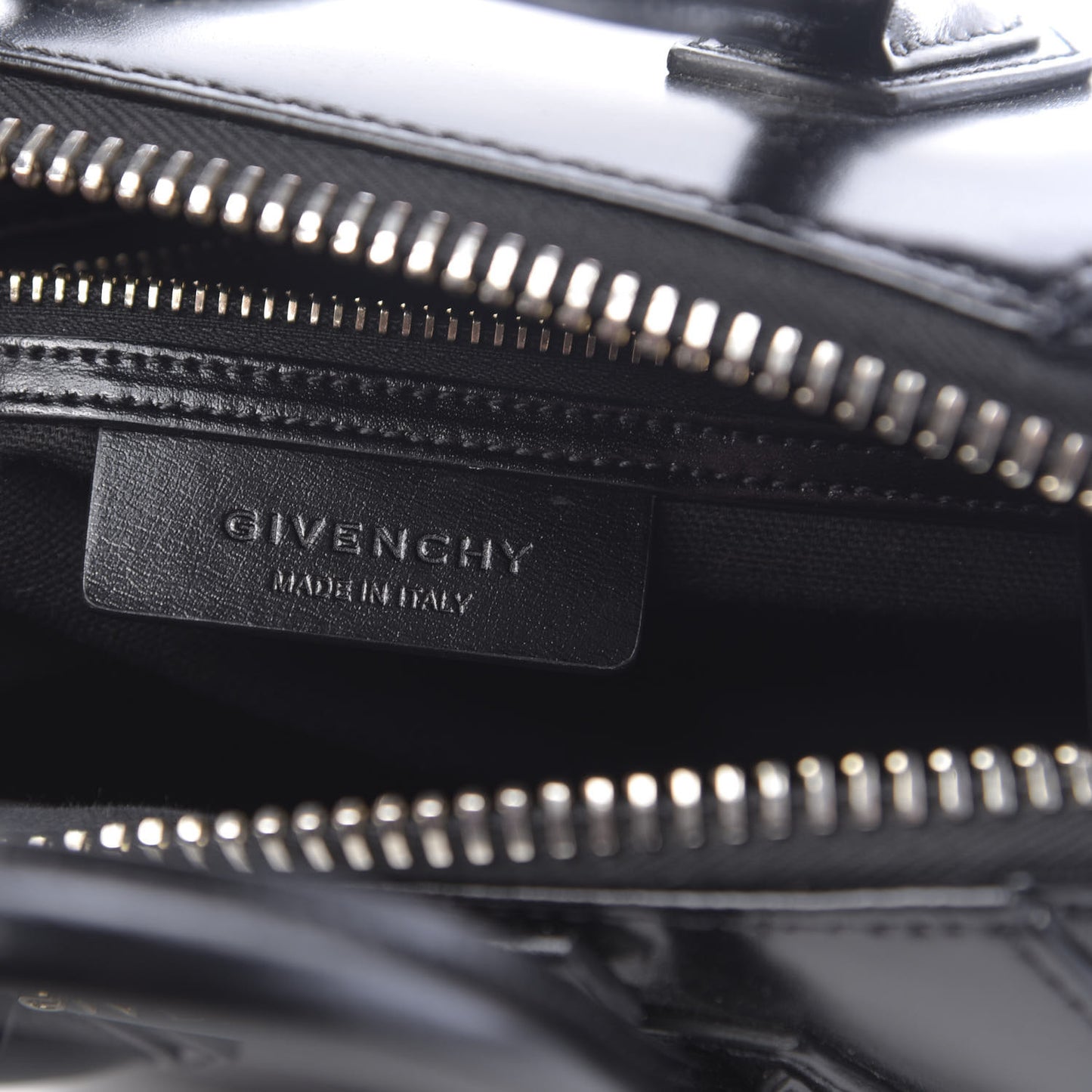 Shiny Lord Calfskin Mini Antigona Black