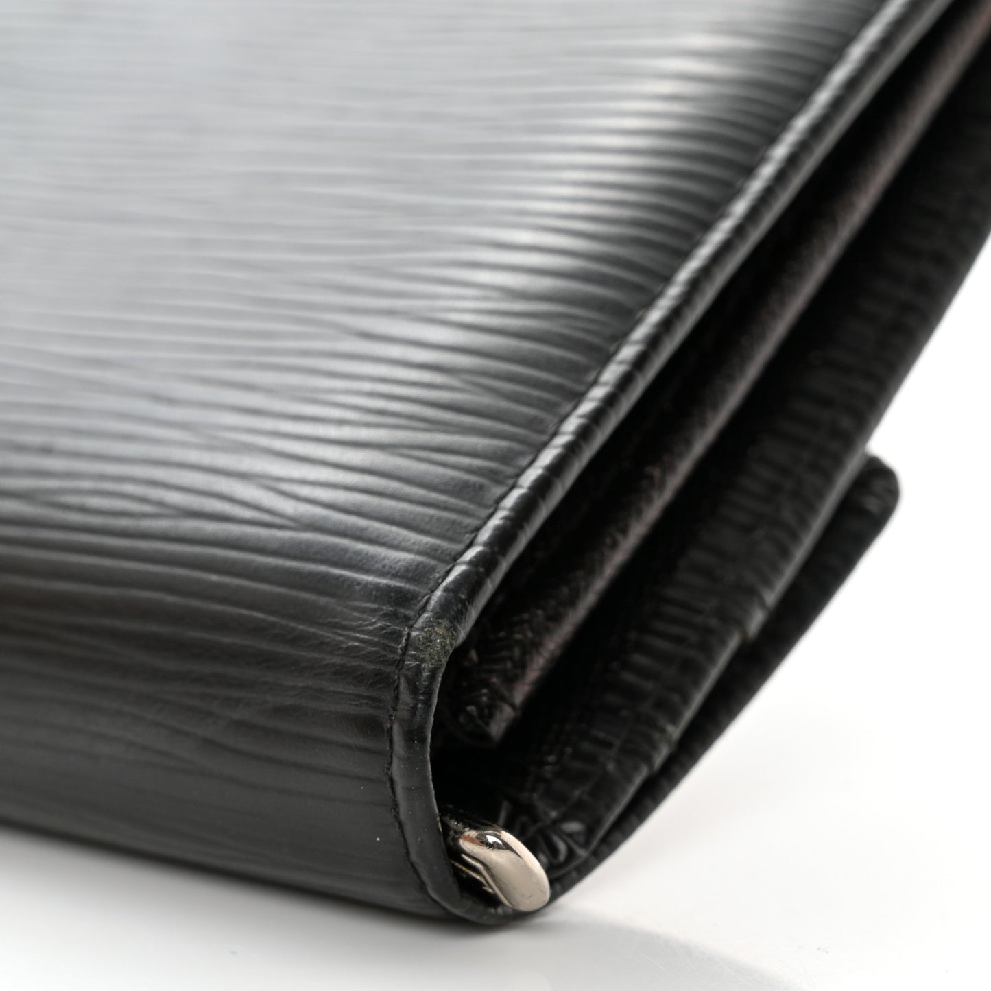 Epi Porte Tresor International Wallet Black