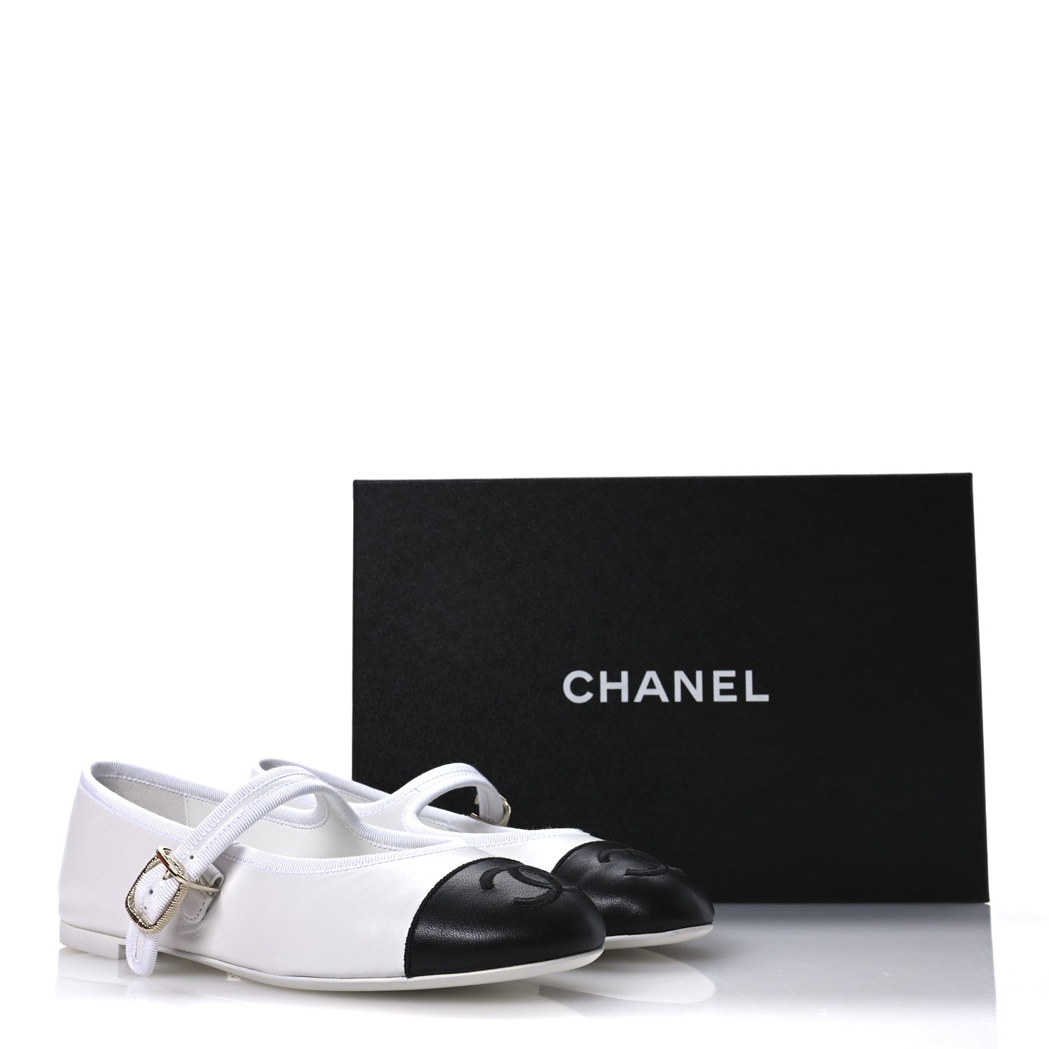 Chanel Lambskin Mary Jane Flats 37.5 White Black 1669758