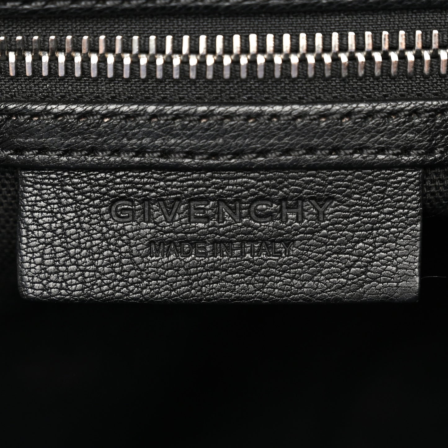 Sugar Goatskin Medium Antigona Black