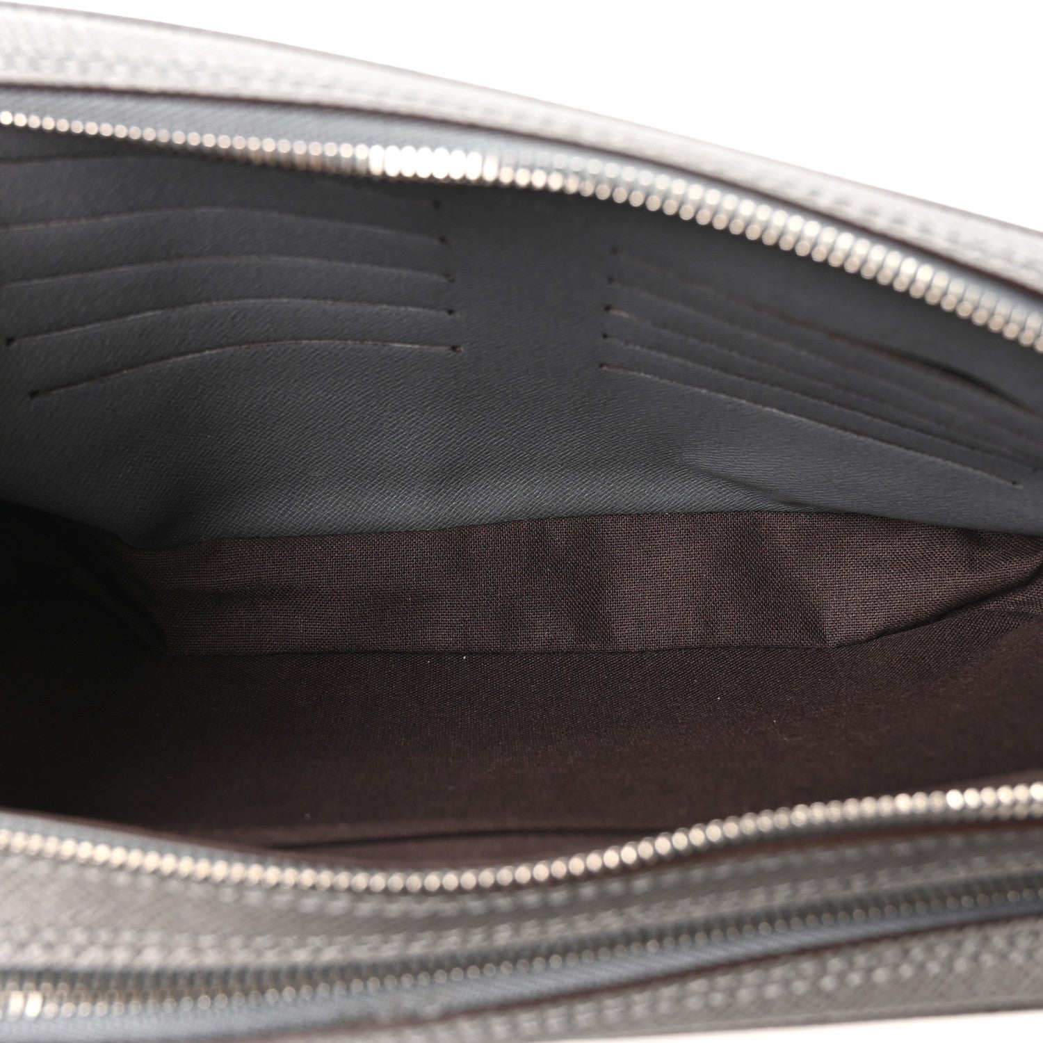 Louis Vuitton Taiga Neo Pavel Glacier 5 of 9