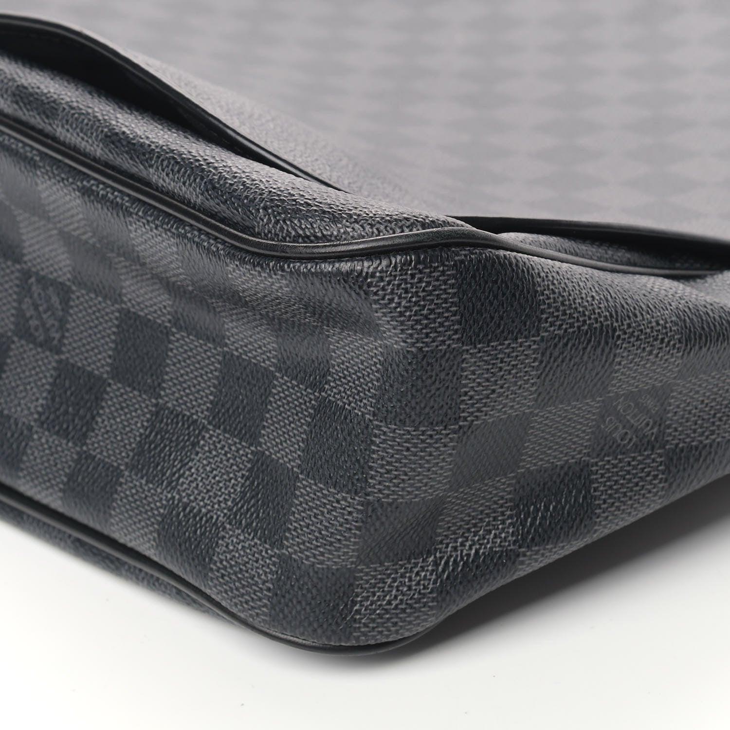 Louis Vuitton Damier Graphite Daniel GM 8 of 11