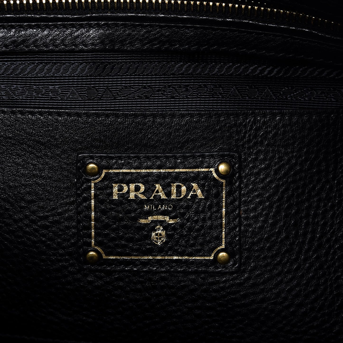 Vitello Daino Tote Nero Black