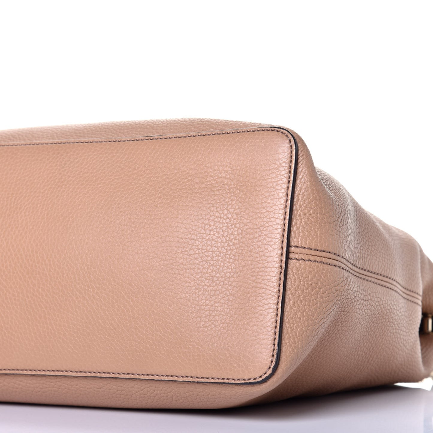 Pebbled Calfskin Large Soho Hobo Camelia