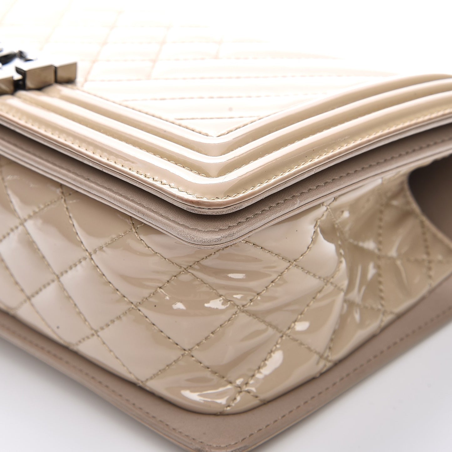 Patent Chevron Medium Boy Flap Beige
