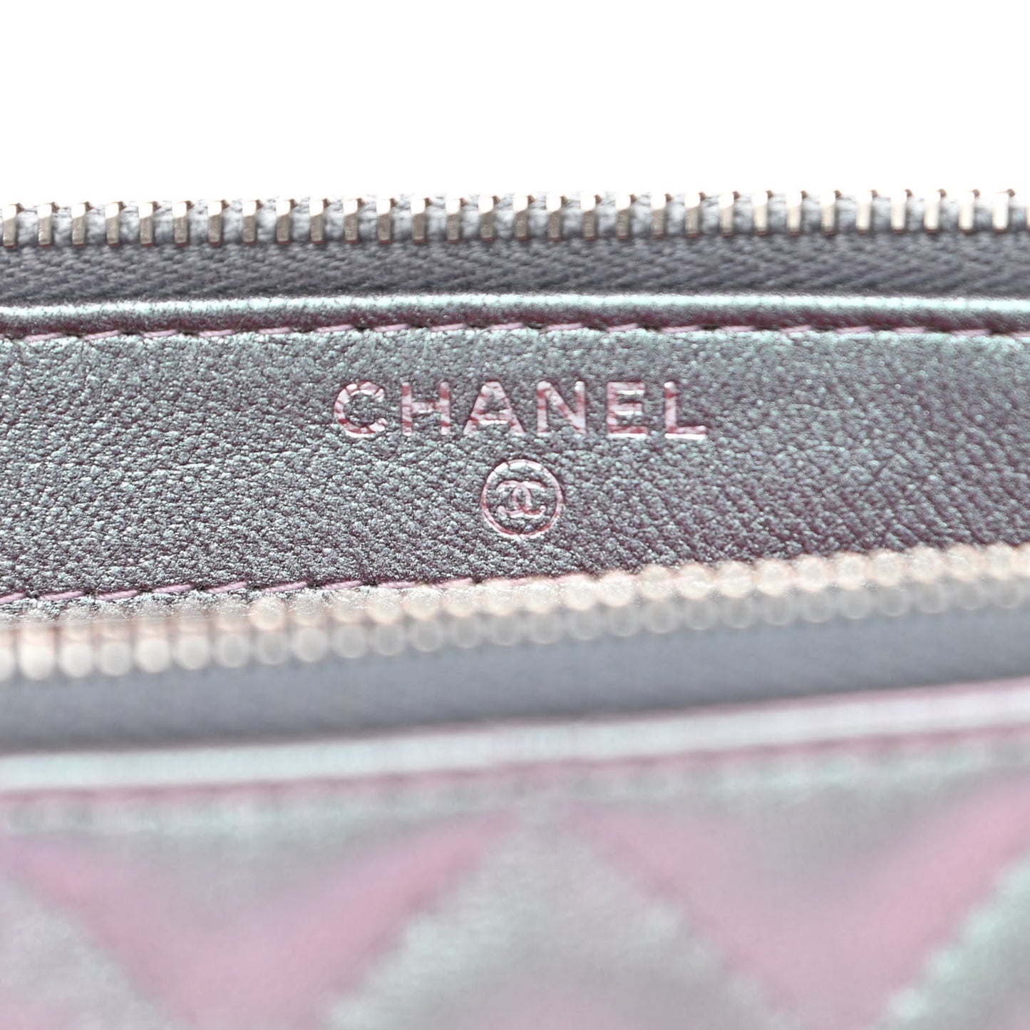 Iridescent Lambskin Calfskin Quilted Small Gabrielle Clutch With Chain Light Purple
