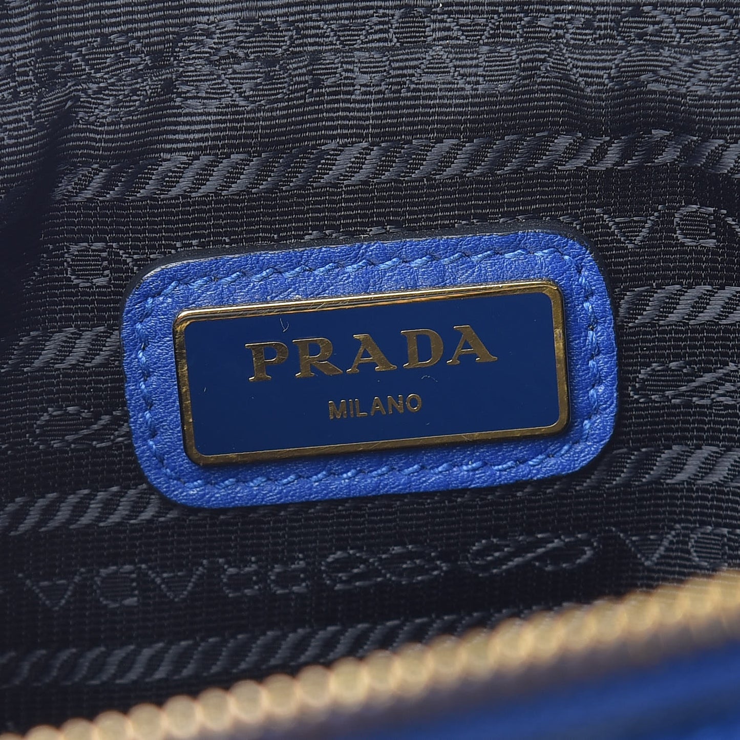 Vitello Phenix Camera Crossbody Royal