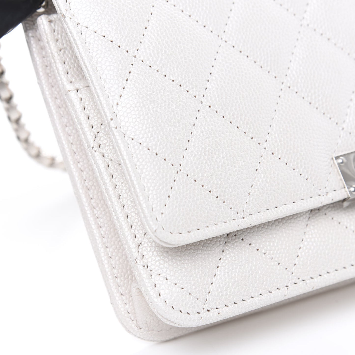Iridescent Caviar Quilted Golden Class Wallet On Chain WOC White