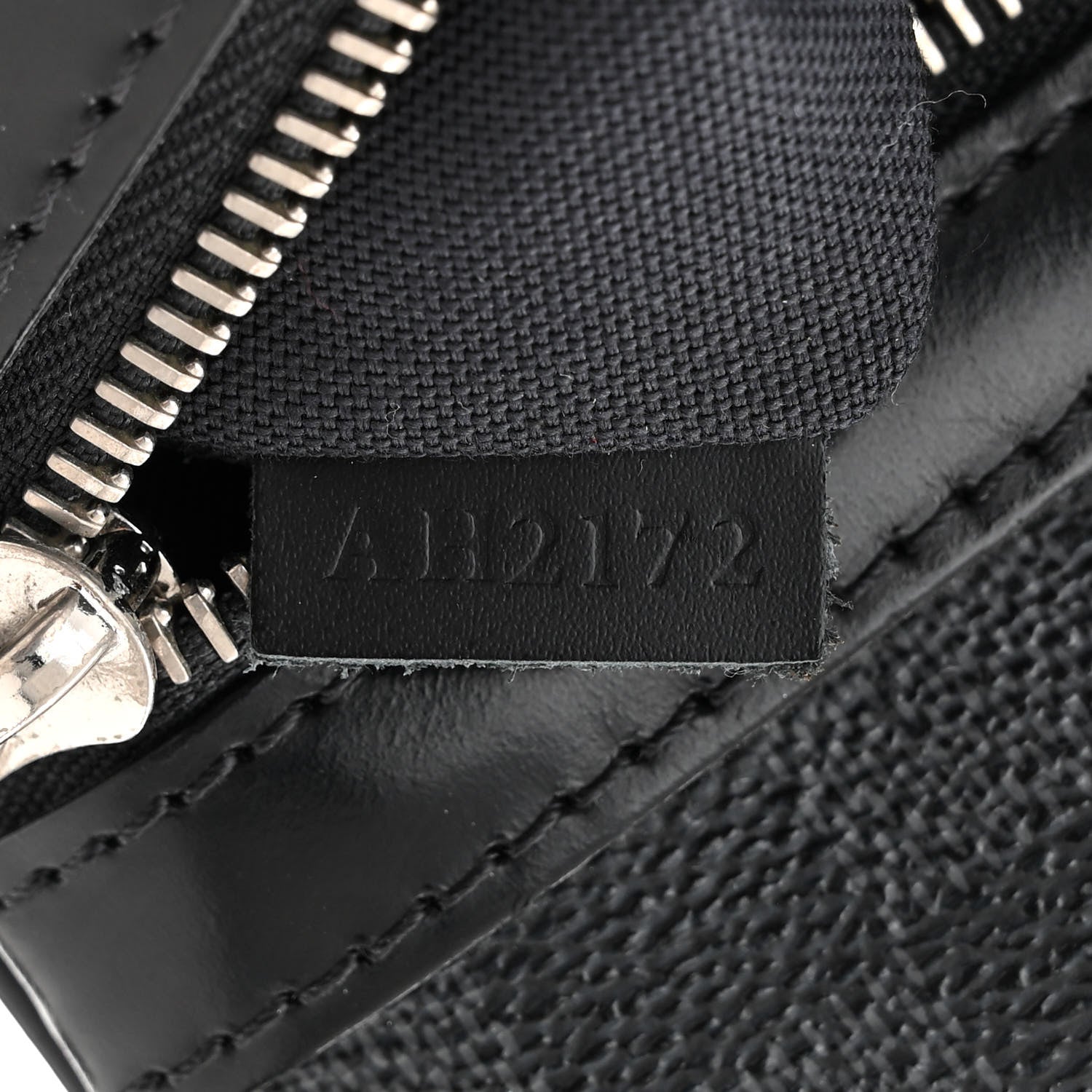 Louis Vuitton Damier Graphite Thomas 7 of 11
