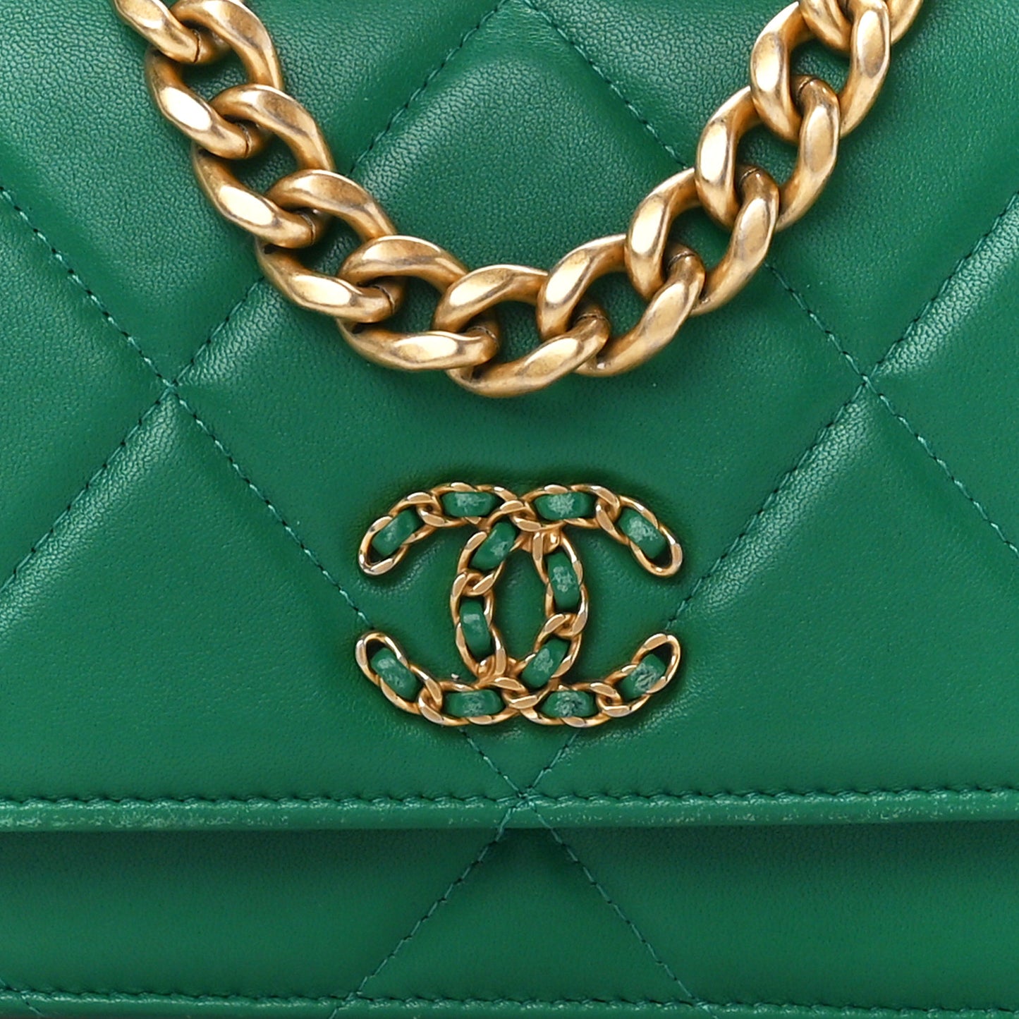 Lambskin Quilted Chanel 19 Wallet On Chain WOC Green
