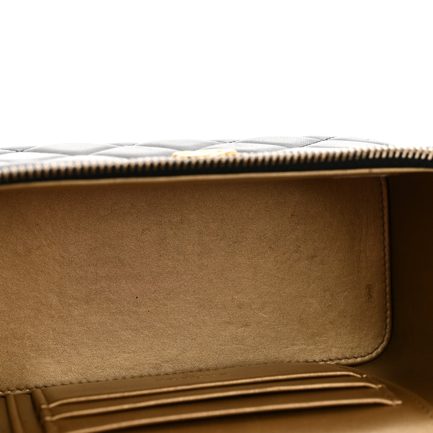Lambskin Quilted Pearl Crush Small Vanity Case With Chain Black