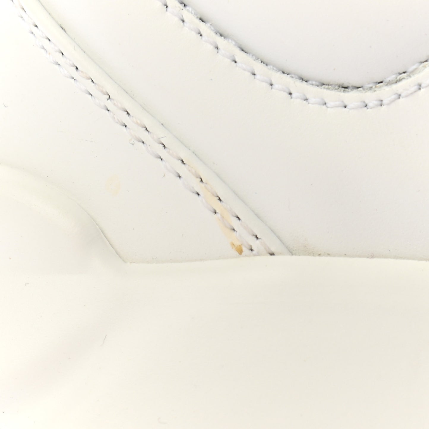 Calfskin Worldwide Womens Rhyton Sneakers 37 Great White