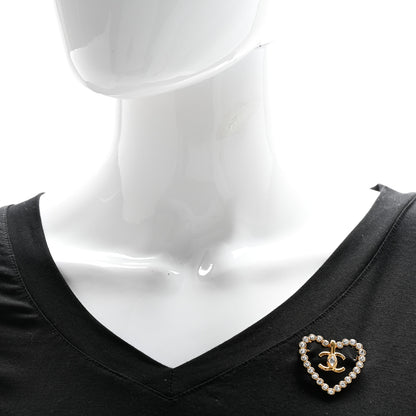 Chanel Crystal Heart CC Brooch Gold 2 of 5