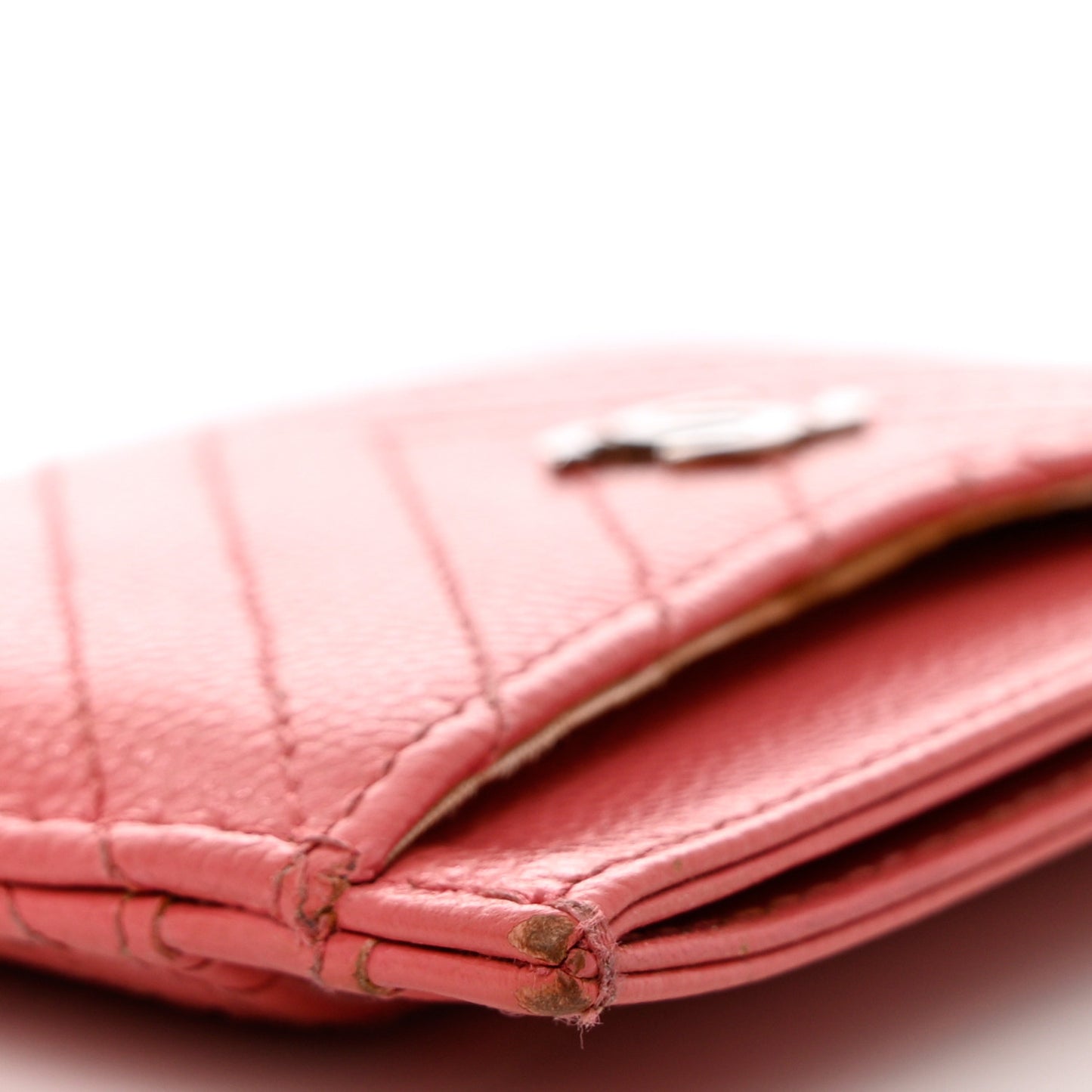 Caviar Chevron Quilted Card Holder Pink
