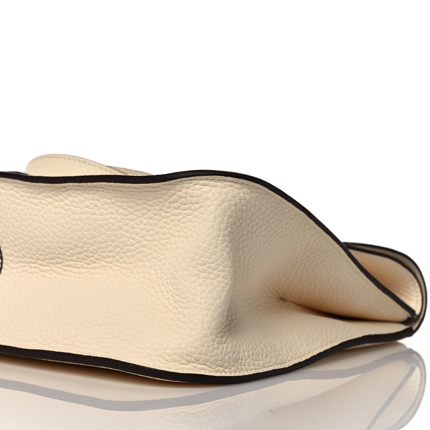 Hermes Taurillon Clemence Halzan 31 GM Nata 21 of 23
