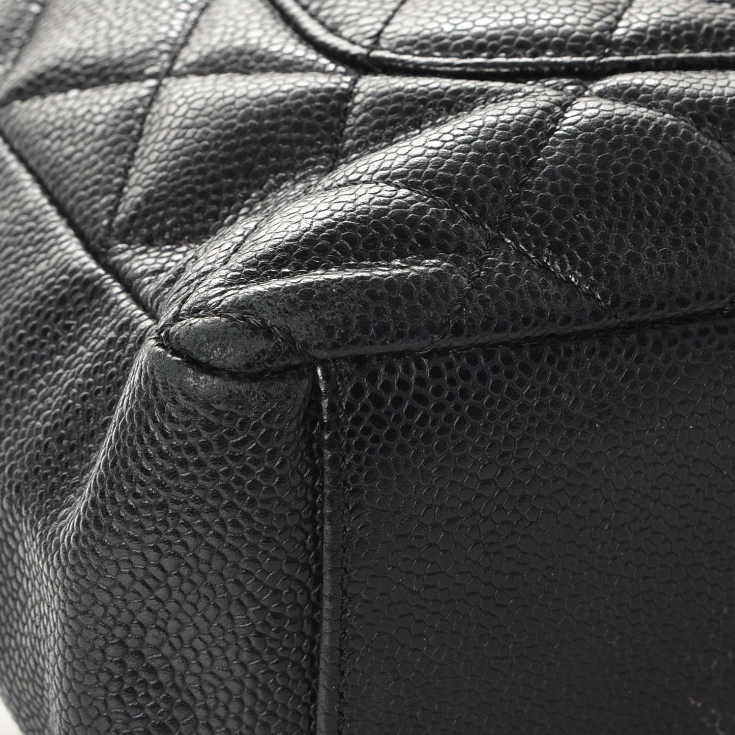Caviar Quilted Petit Shopping Tote PST Black