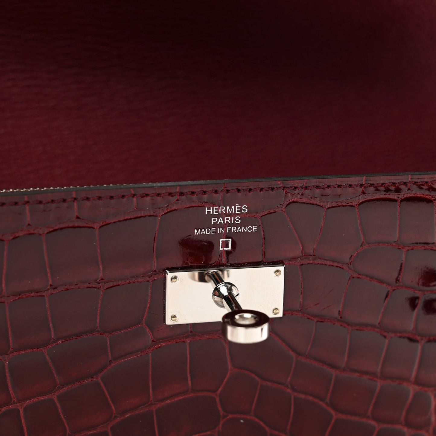 Shiny Alligator Kelly Longue Wallet Bourgogne