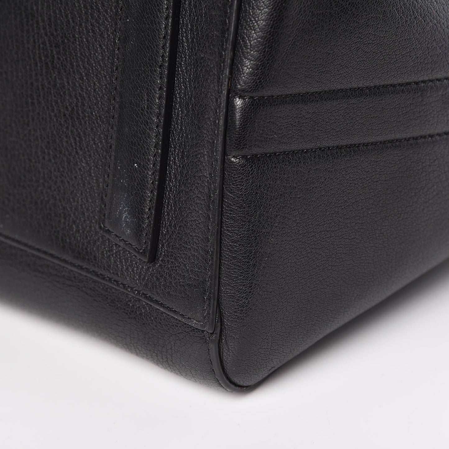 Sugar Goatskin Medium Antigona Black